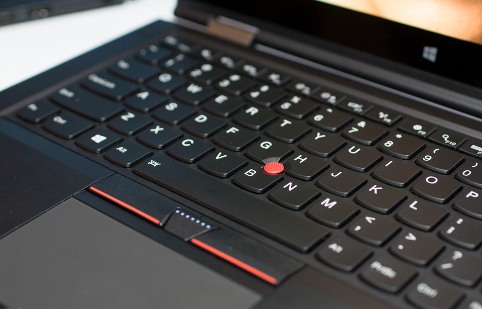 Laptop ThinkPad X1 Yoga 2-1.jpg